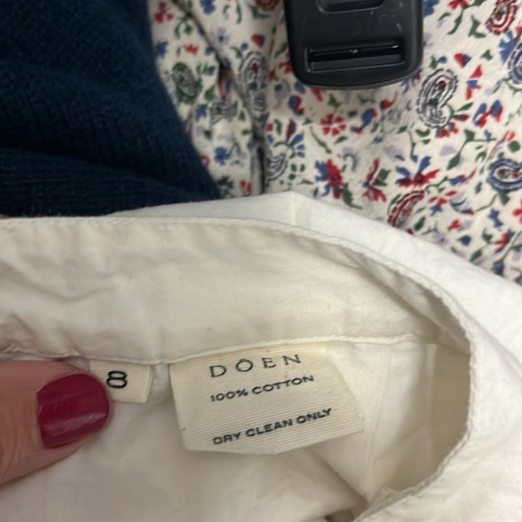 Doên size 8 cotton flared trousers. Creme color. Button fly no pockets. - Picture 4 of 4